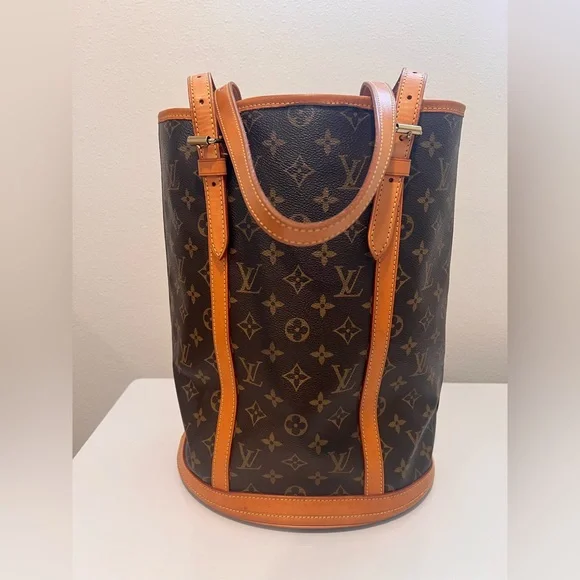 Louis Vuitton Bucket GM Monogram - Picture 2 of 16
